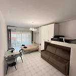 Azure Beachfront Sablettes Est Beachfront * Mentone