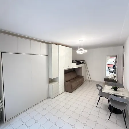 Cote D Azur Premier Sablettes Est Menton Beachfront Appartement *