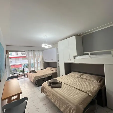 15 Porte De France , Lägenhet