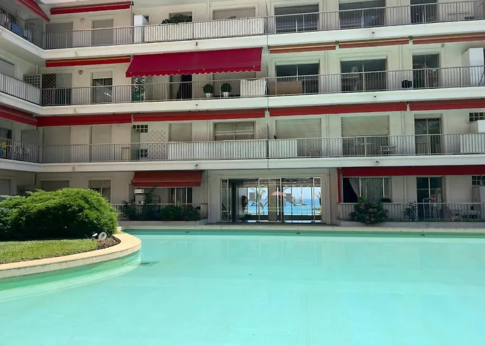 Azure Beachfront Sablettes Est Beachfront * Menton