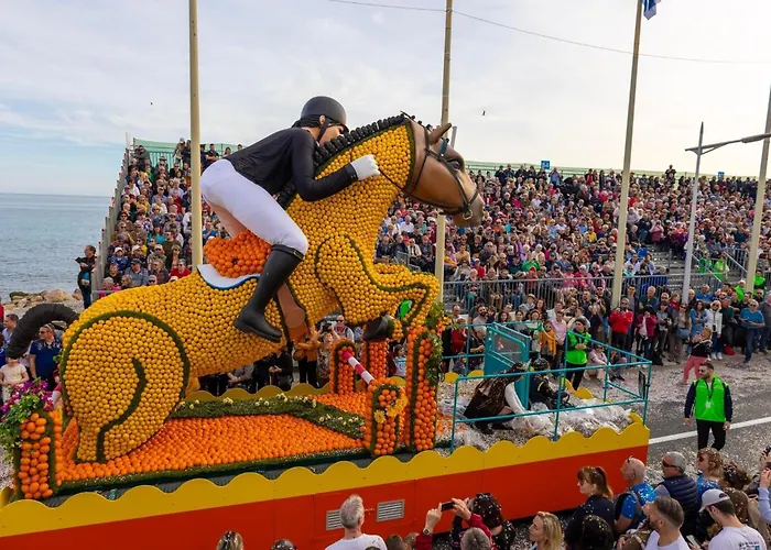 Apartment Azure Beachfront Sablettes Est Beachfront