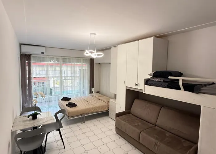 Azure Beachfront Sablettes Est Beachfront * Menton