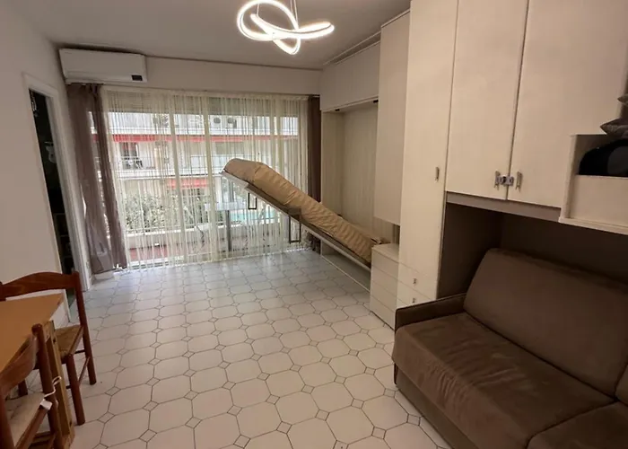 Azure Beachfront Sablettes Est Beachfront * Menton